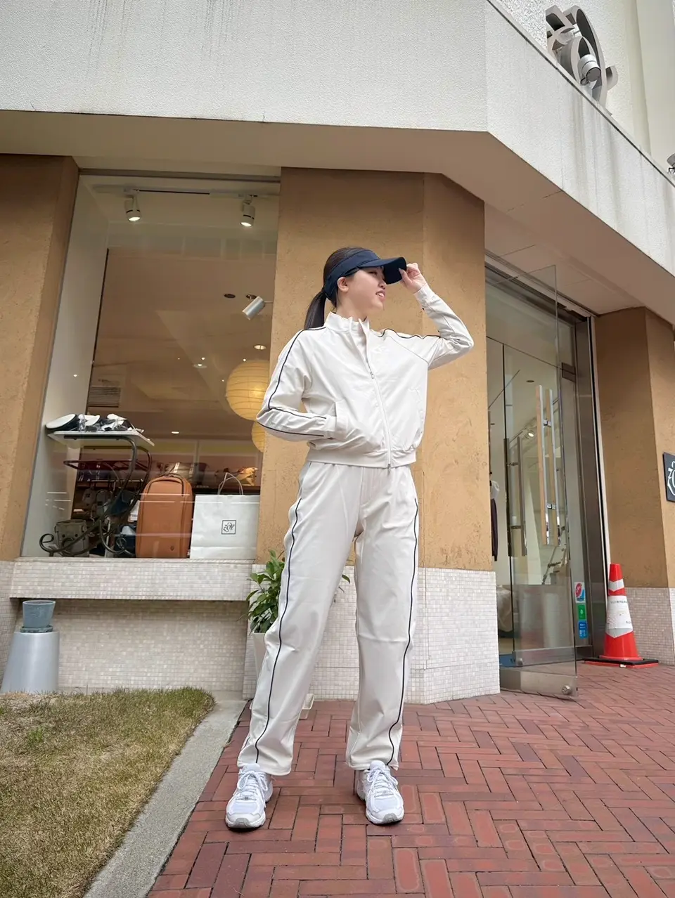 WOMEN センシティブパワーストレッチジャージー ブルゾン クリーム