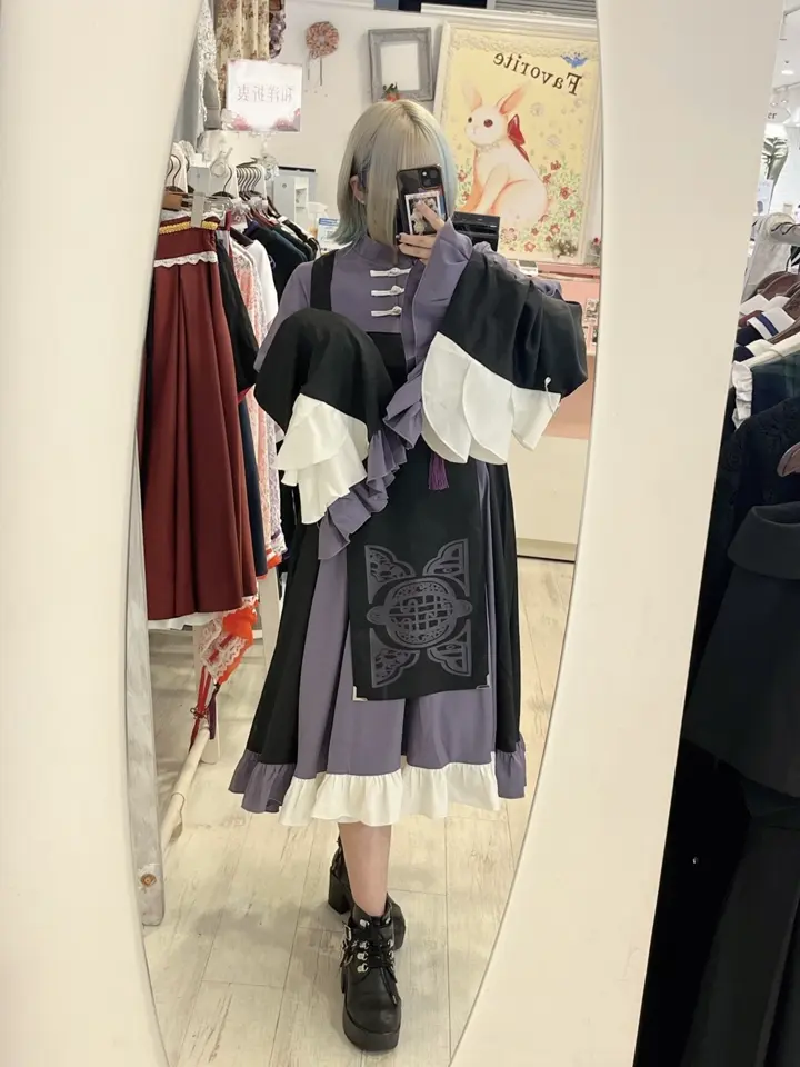 Favorite 袖2way キョンシーワンピース Amazon.co.jp: [フェイバリット] たっぷりフリルのキョンシー