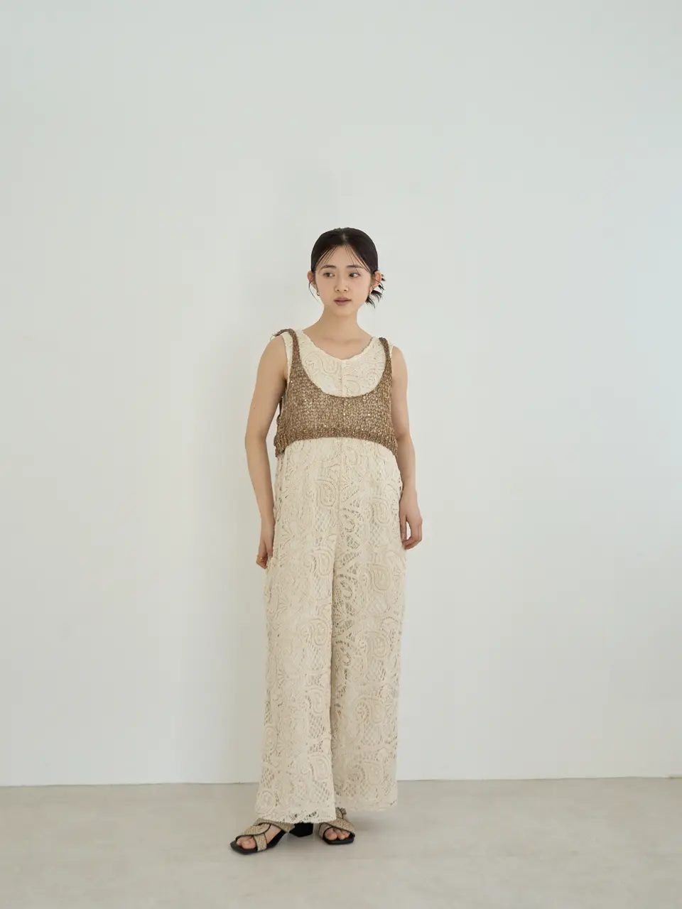 BACK RIBBON LACE ROMPERS