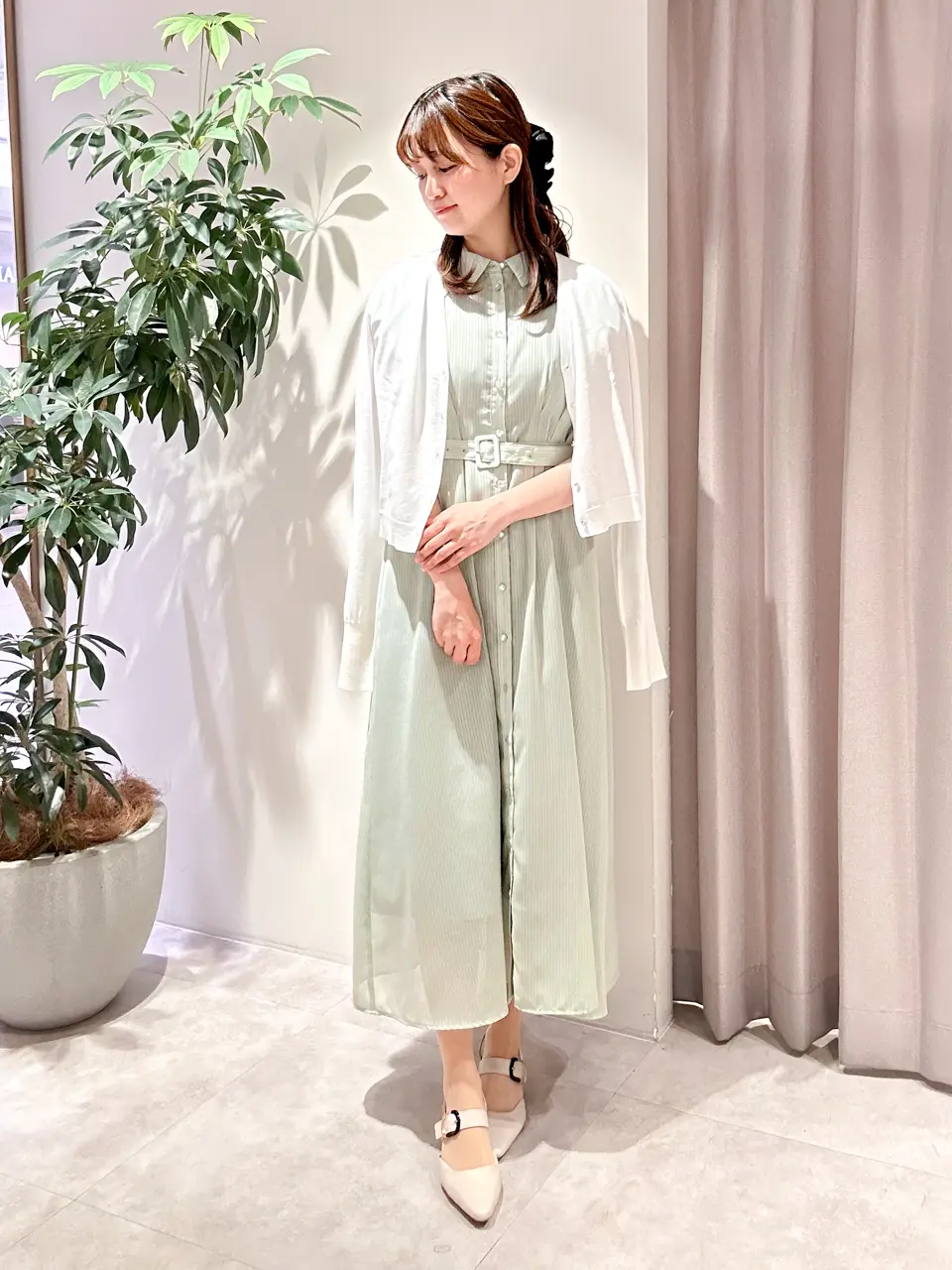入荷中 SALE】シアーストライプバルーンスリーブシャツワンピース ワンピース