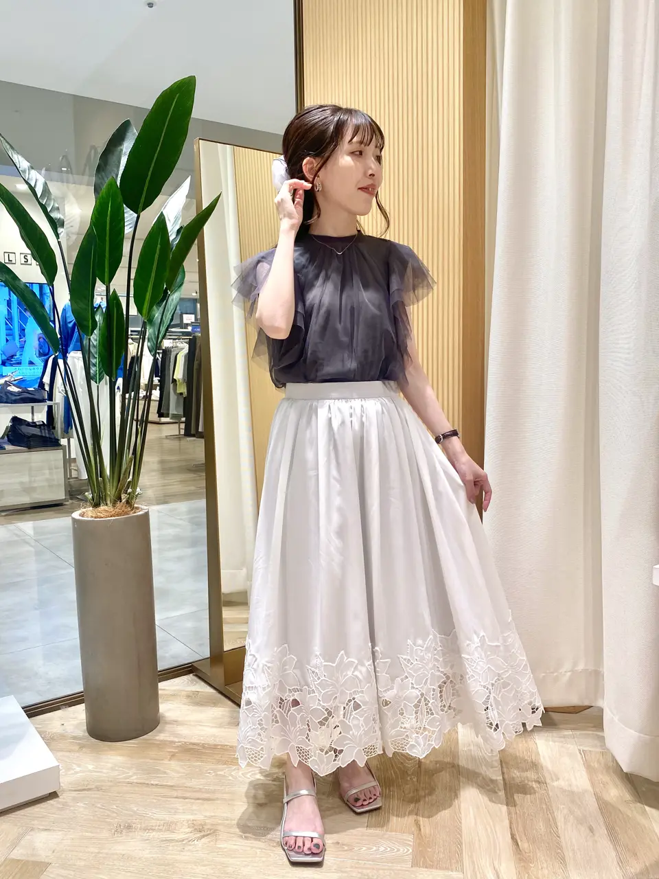 SALE】チュールフリルスリーブインナー付プルオーバー