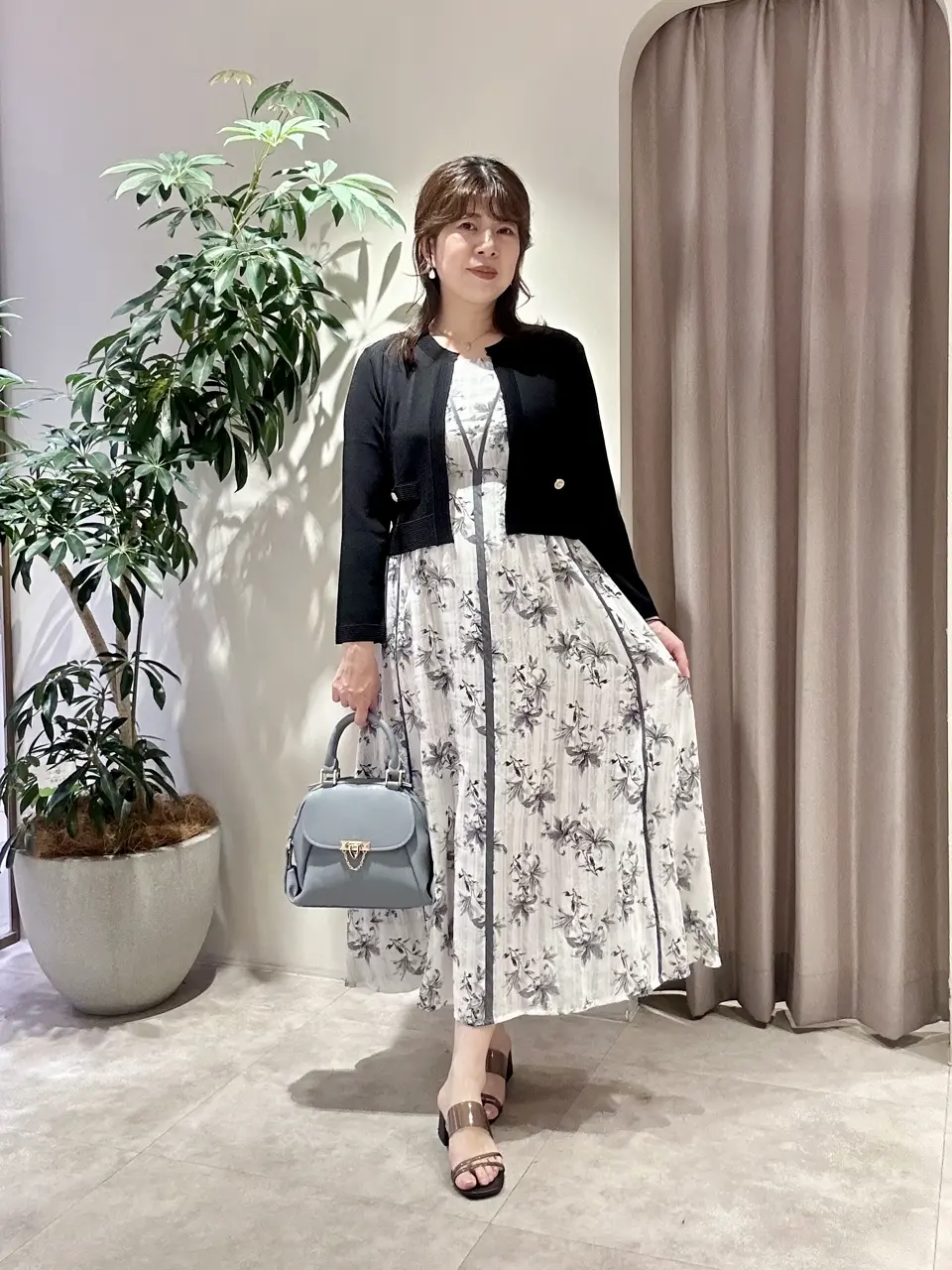 クルーネッククロップドジャケット風長袖ニットカーディガン