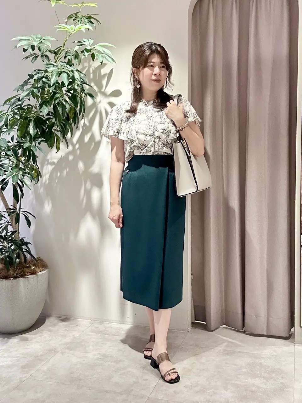 SALE】フリルスリーブ花柄ブラウス - 12Twelve Agenda