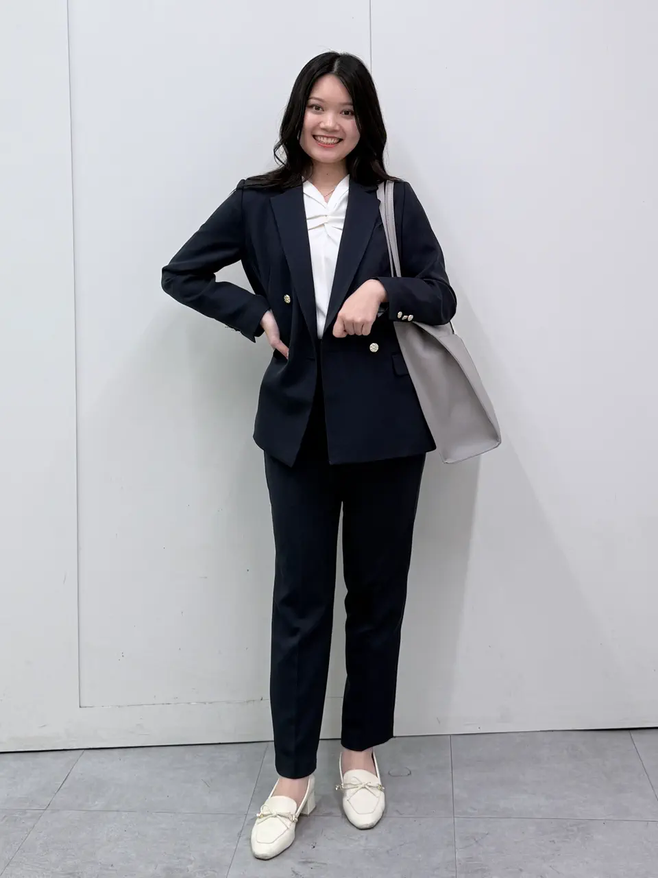 フレンチキスねじりVネック長袖ブラウス - 12Twelve Agenda(トゥエルブ