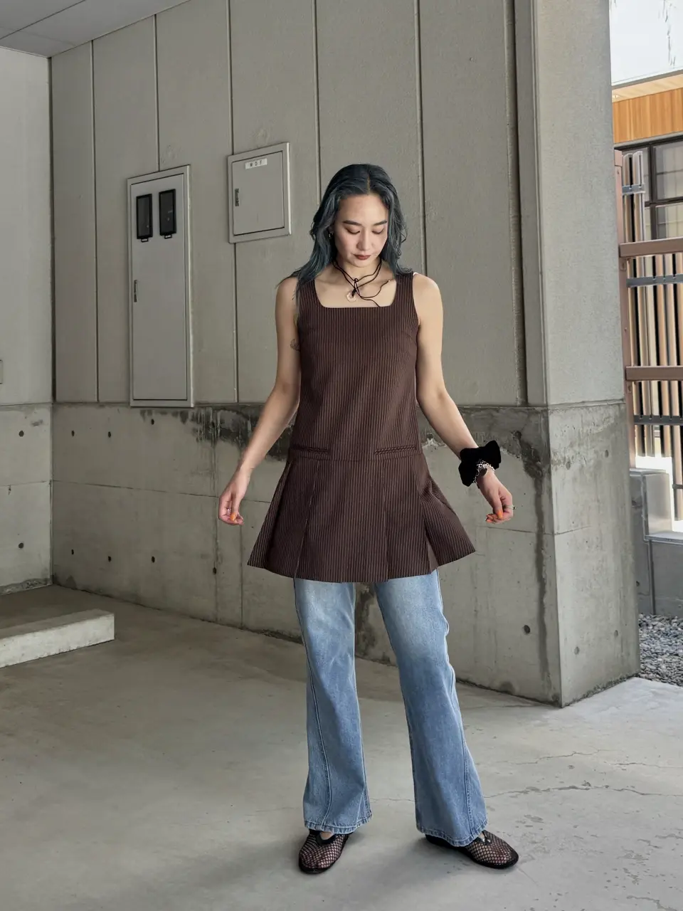 SQUARE NECK LADY LIKE PLEATS TOP