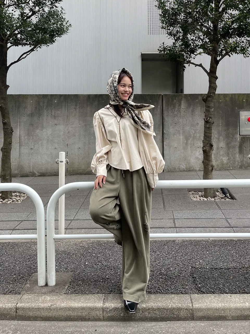 PUFF EMBROIDARY LACE BLOUSE Ameri 新宿　限定 PUFF EMBROIDARY LACE BLOUSE