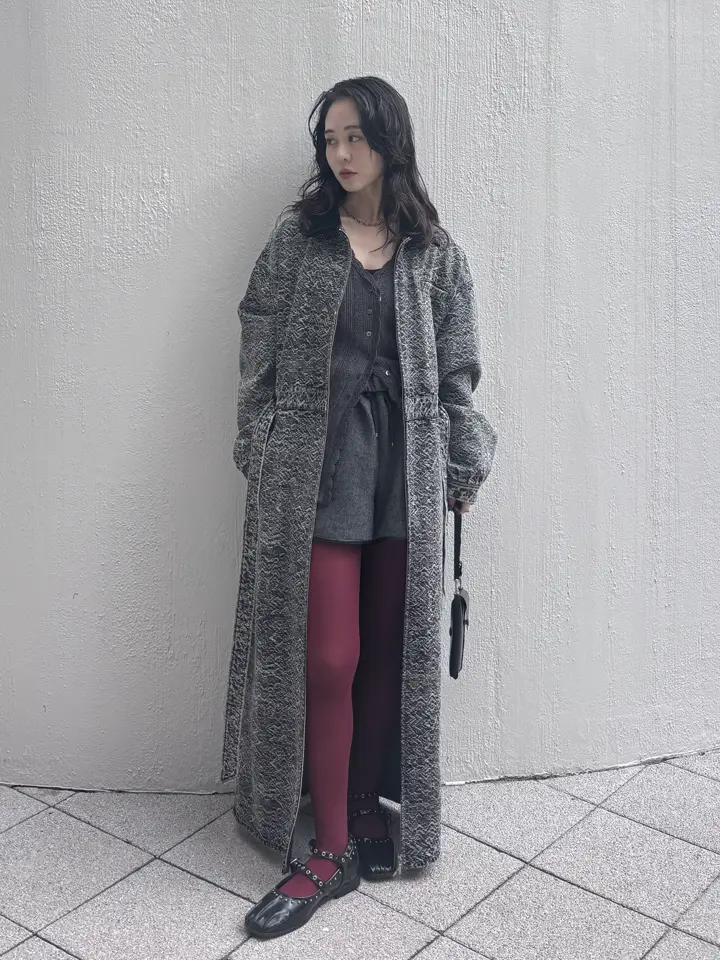 UND PIN TUCK LACE LIKE KNIT TOP