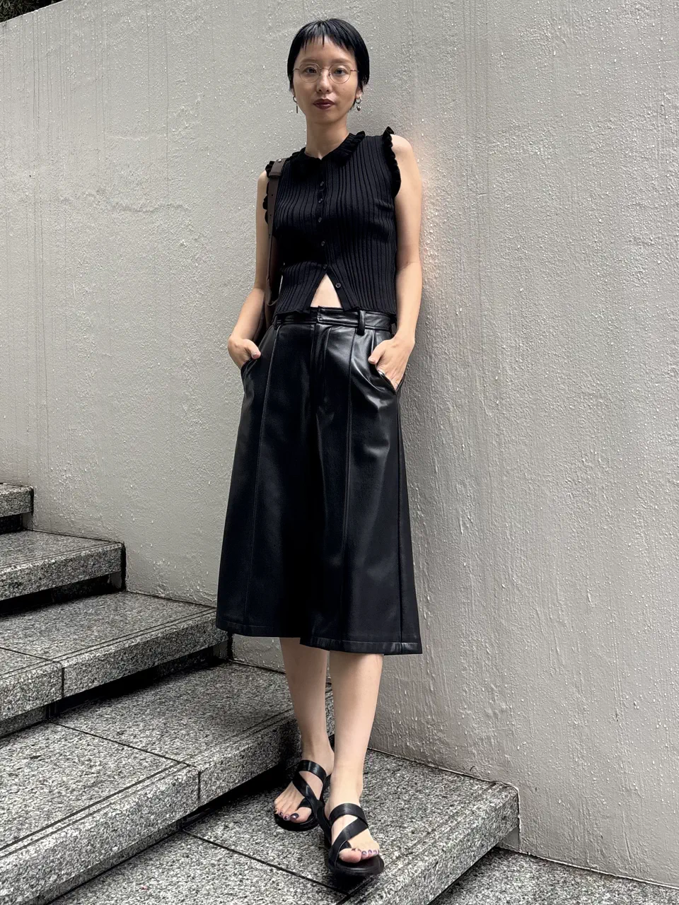 COMPACT FRILL COLLAR KNIT