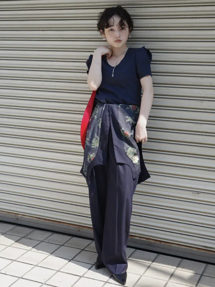 DEFORMATION SHOULDER CUT TOP