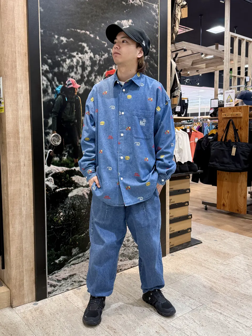 ゴースローキャラバン　グラムスター go slow caravan × STREET FIGHTER II コラボパーカー」が発売中