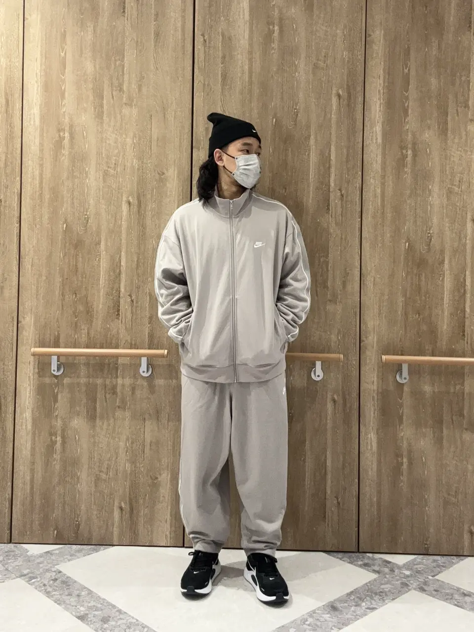 ナイキ スポーツウェア クラブ オーバーサイズド ニット トラック