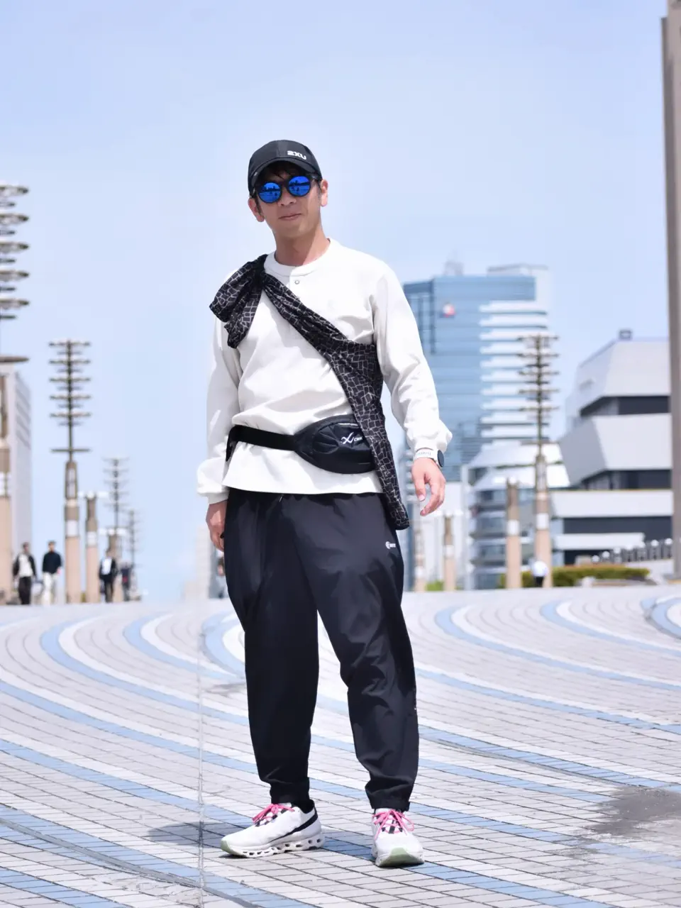 LOOK 10 - 1