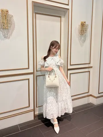 新品未使用 evelyn リボンオフショルロングOP オフホワイト 807880_183030_1_t_360_20250428