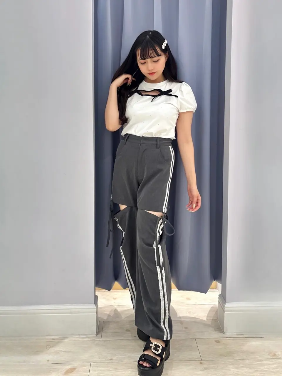 evelyn バイカラーリボンTシャツ ブラック【安心の新品】 evelyn バイカラーリボンTシャツ ブラック - メルカリ