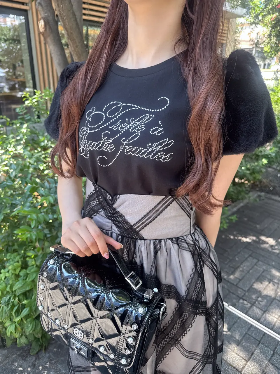 ビジュー袖ファーT｜evelyn（エブリン）公式通販サイト