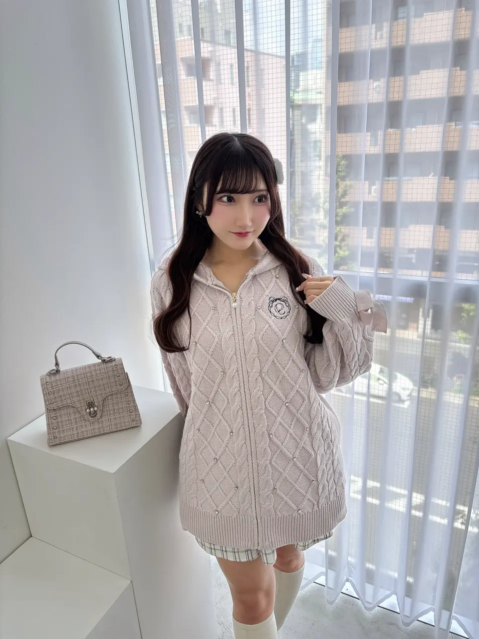 ビジューケーブルパーカー｜evelyn（エブリン）公式通販サイト