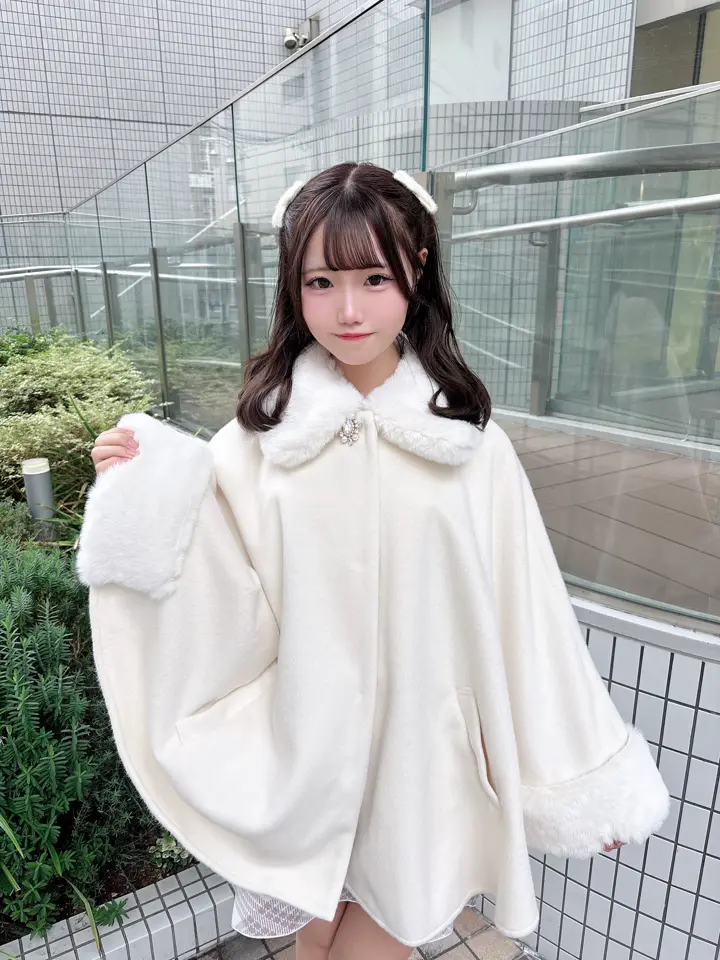 ビジューポンチョコート｜evelyn（エブリン）公式通販サイト