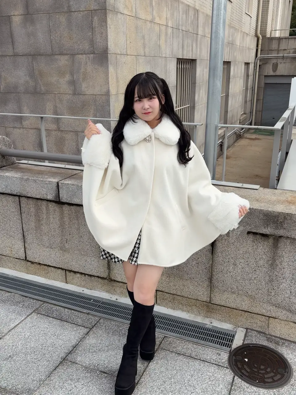 ビジューポンチョコート｜evelyn（エブリン）公式通販サイト