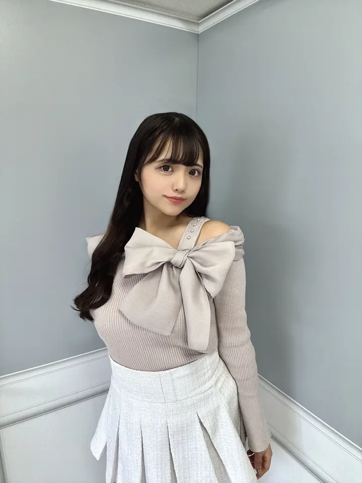 オフショルリボンニット｜evelyn（エブリン）公式通販サイト