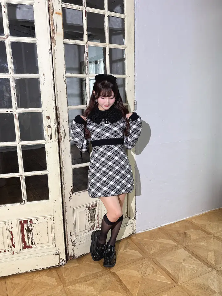 ファー襟チェックニットワンピース｜evelyn（エブリン）公式通販サイト