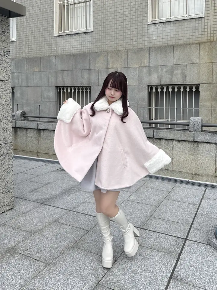 evelyn ビジューポンチョコート　ピンク ビジューポンチョコート｜evelyn（エブリン）公式通販サイト