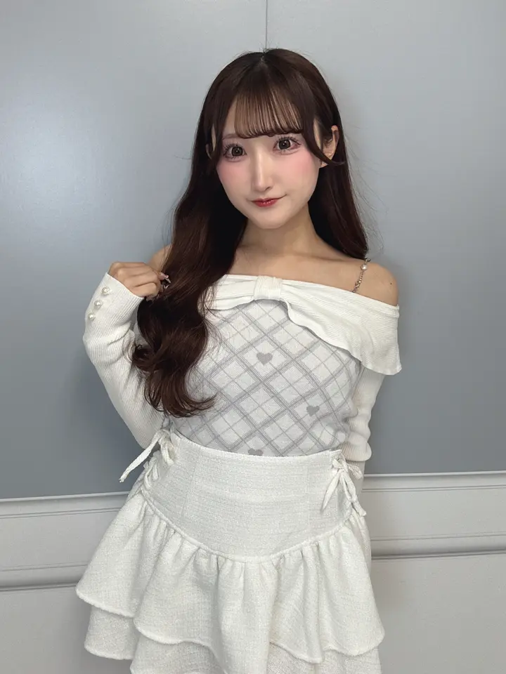 リボンオフショルニット｜evelyn（エブリン）公式通販サイト