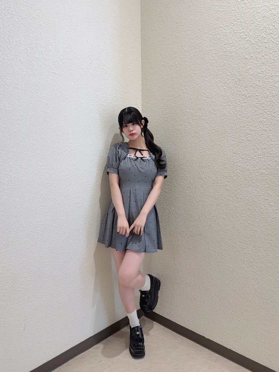 evelyn ダブルリボンタックプリーツワンピース グレー ダブルリボンタックプリーツワンピース｜evelyn（エブリン）公式通販サイト