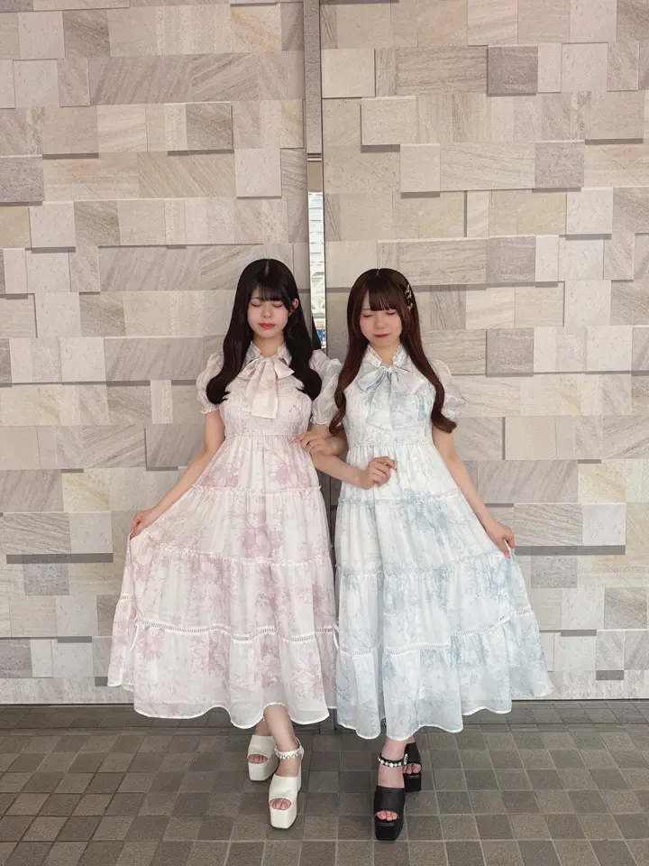 evelyn エブリン チョーカー花柄ロングワンピース ブルー 完売品 チョーカーリボン花柄ワンピース｜evelyn（エブリン）公式通販サイト