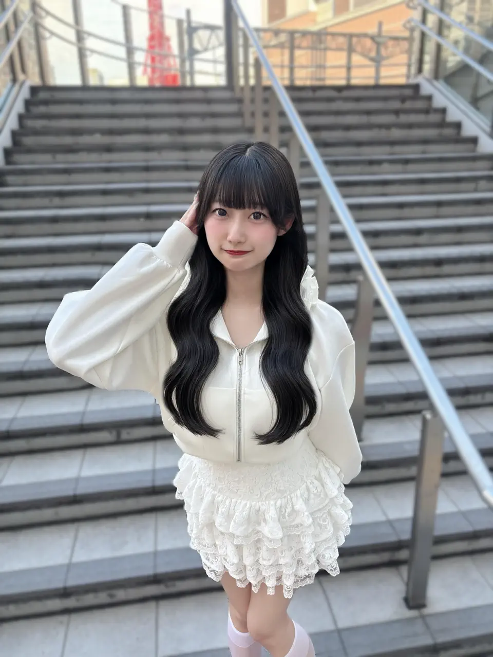 evelyn エブリン フリルパーカー　UVカット　オフホワイト ダブルフリルパーカー｜evelyn（エブリン）公式通販サイト