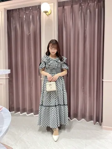 アンミールバストフリルティアードワンピース 735707_002354_1_t_360_20250326