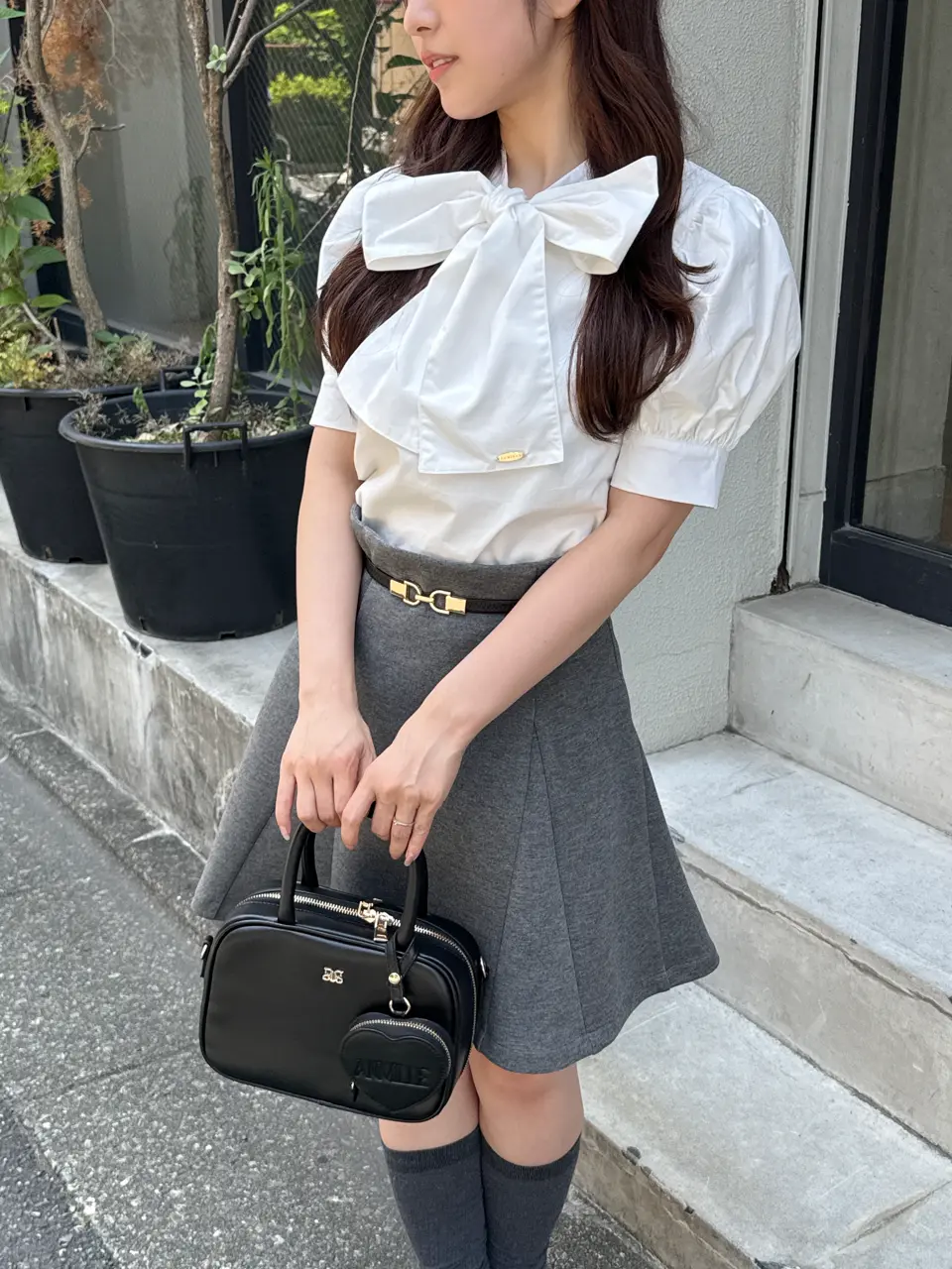 ビビィ bibiy AVELINERIBBONTOP バックオープン ブラウス TOPS｜Bibiy.