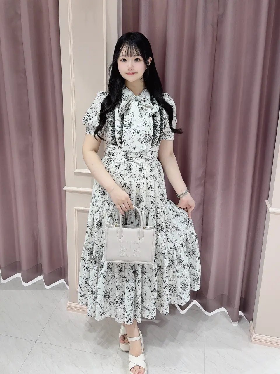 An MILLE レースラインフラワーワンピース レースラインフラワーワンピース｜evelyn（エブリン）公式通販サイト