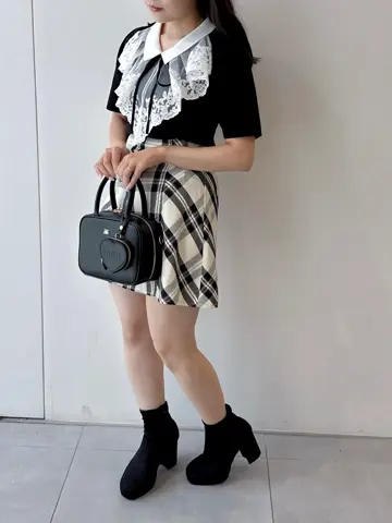 最安値　レースフリルカラーニット　アンミール　ブラック　黒 レースフリルカラーニット｜evelyn（エブリン）公式通販サイト