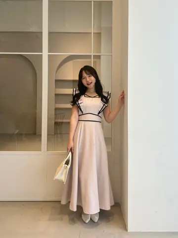 フリルパイピングロングワンピース｜evelyn（エブリン）公式通販