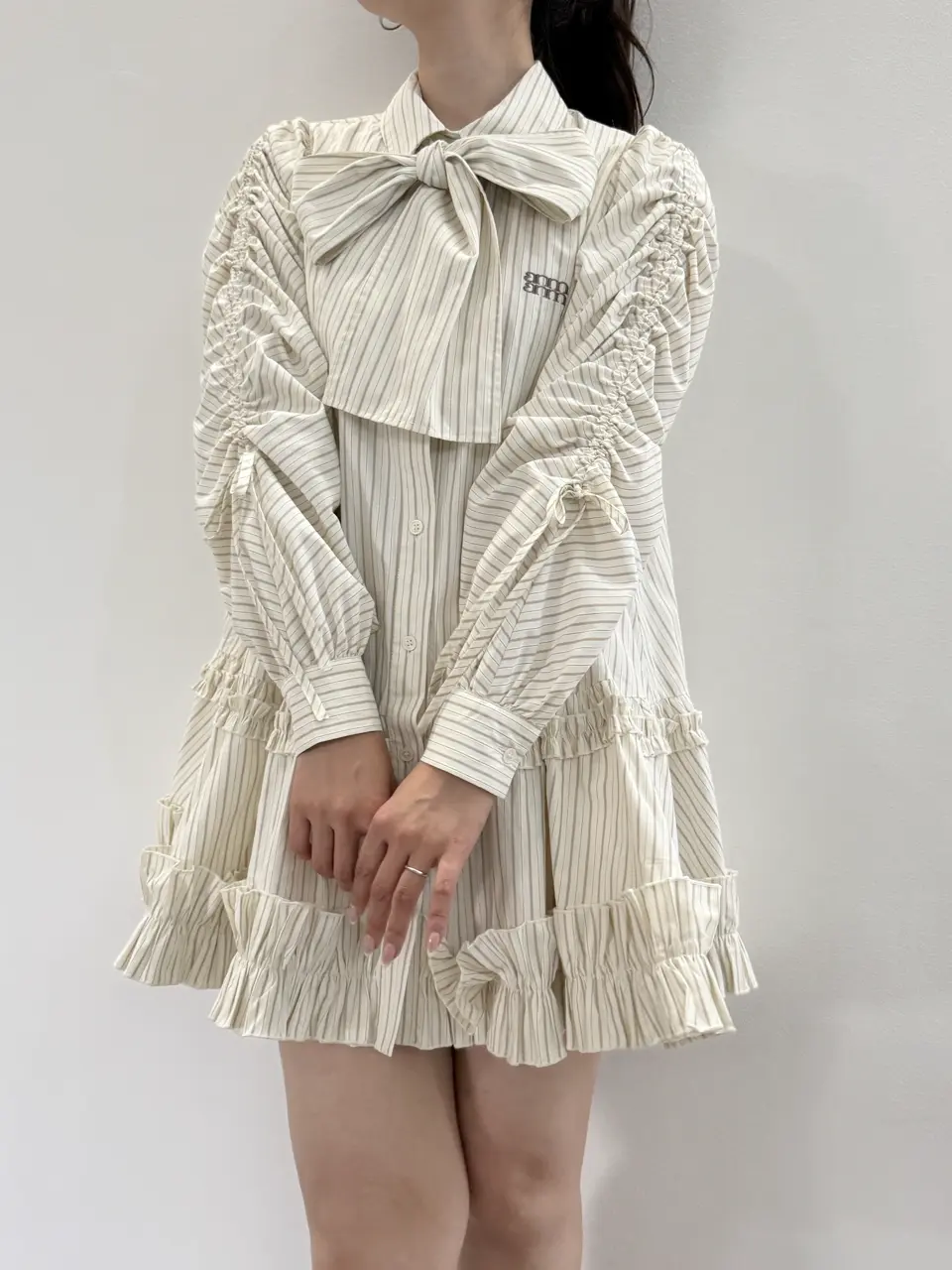 ギャザーショルダーシャツワンピース｜evelyn（エブリン）公式