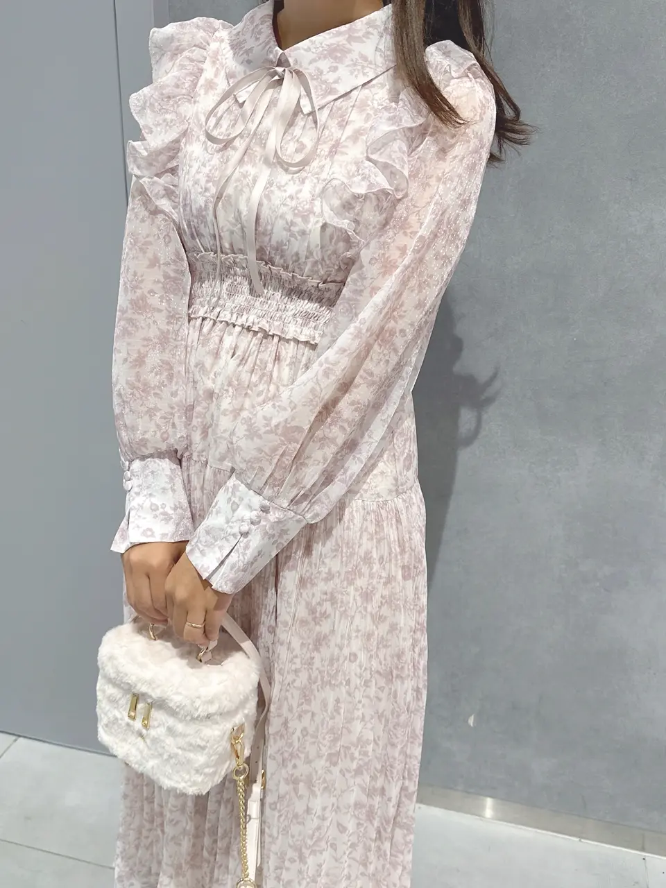 タックフリル襟ワンピース｜evelyn（エブリン）公式通販サイト