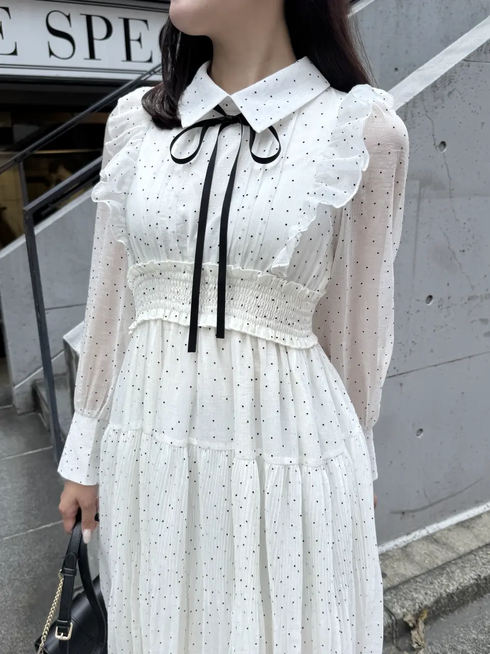 タックフリル襟ワンピース｜evelyn（エブリン）公式通販サイト