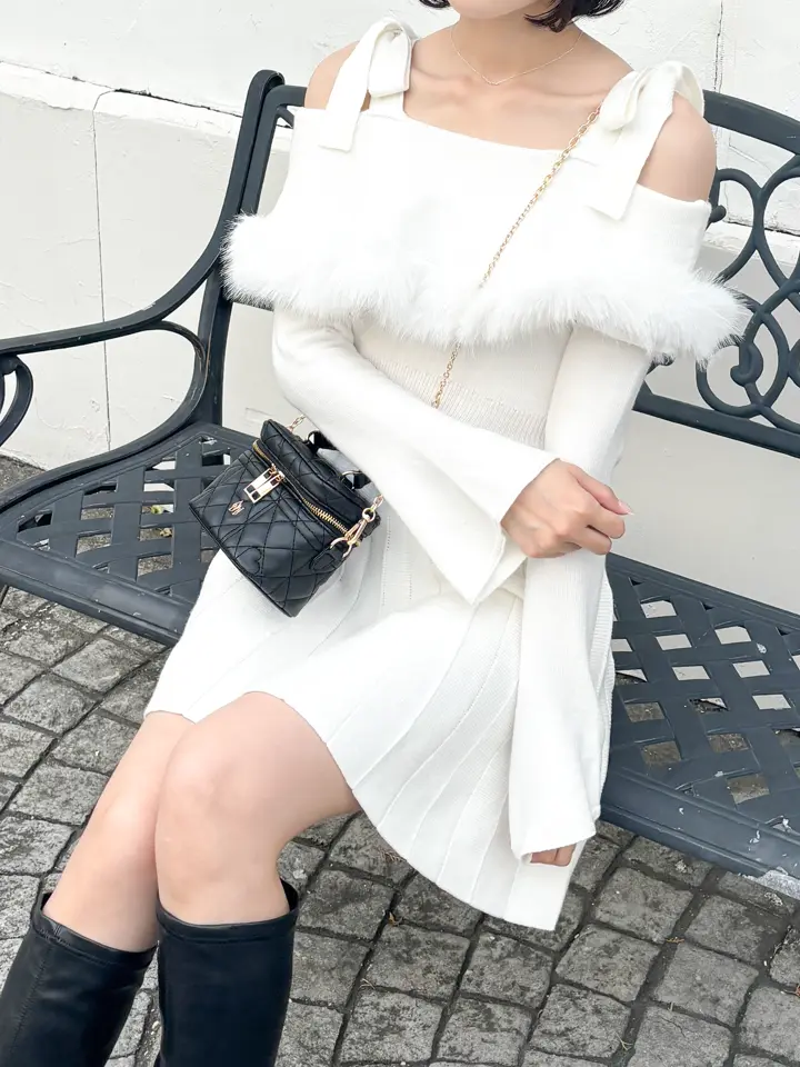 ファーオフショルニットワンピース｜evelyn（エブリン）公式通販サイト