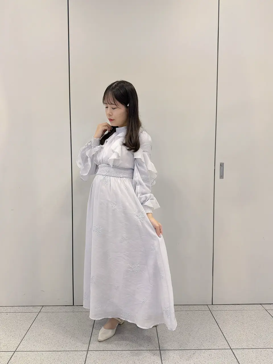 フラワー刺繍フリルワンピース｜evelyn（エブリン）公式通販サイト