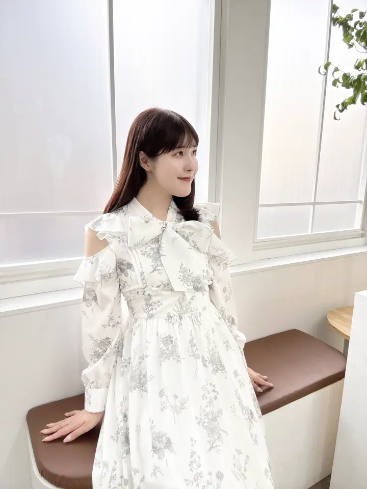 【極美品】KATE SPADE フリルワンピース322 サテンフラワーフリルワンピース｜evelyn（エブリン）公式通販サイト