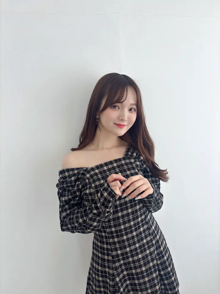 Ribbon Fit Tiered Sweat Onepieceリリーエミ ュリ Double Pleated
