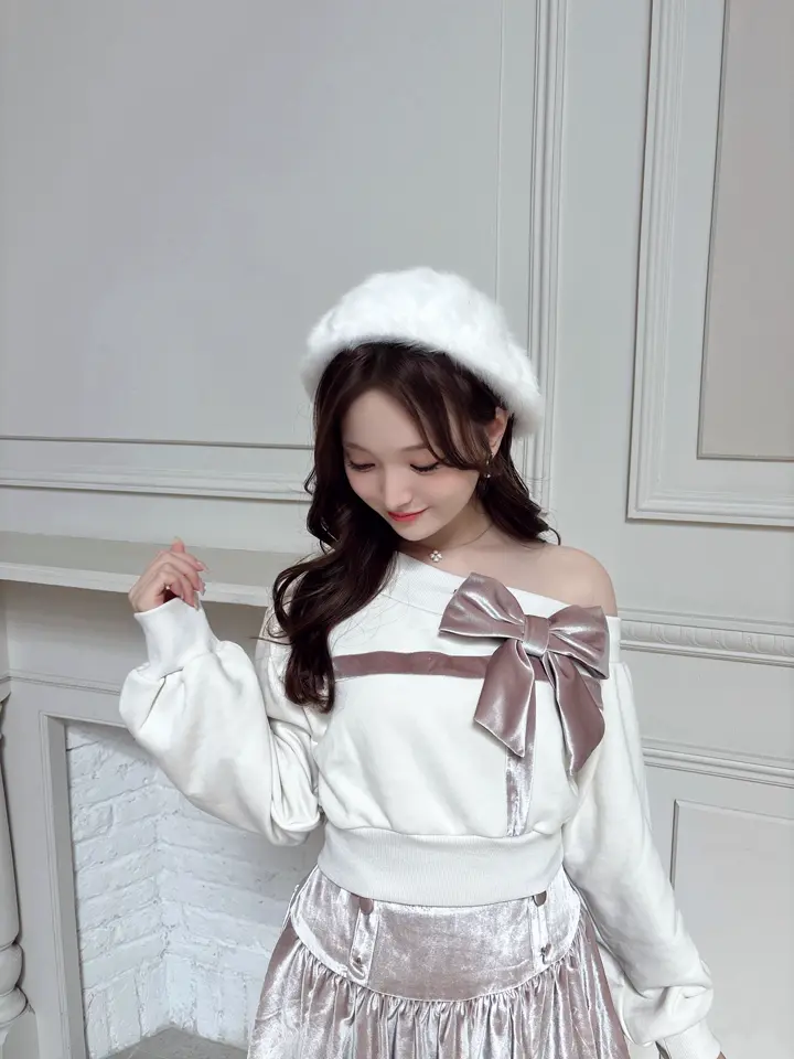 Ribbon One shoulder Sweat｜evelyn（エブリン）公式通販サイト