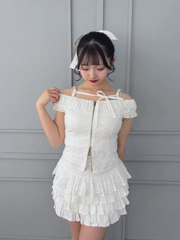 Off Shoulder Fit Frill Set｜Rilly emulie （リリーエミュリ）公式