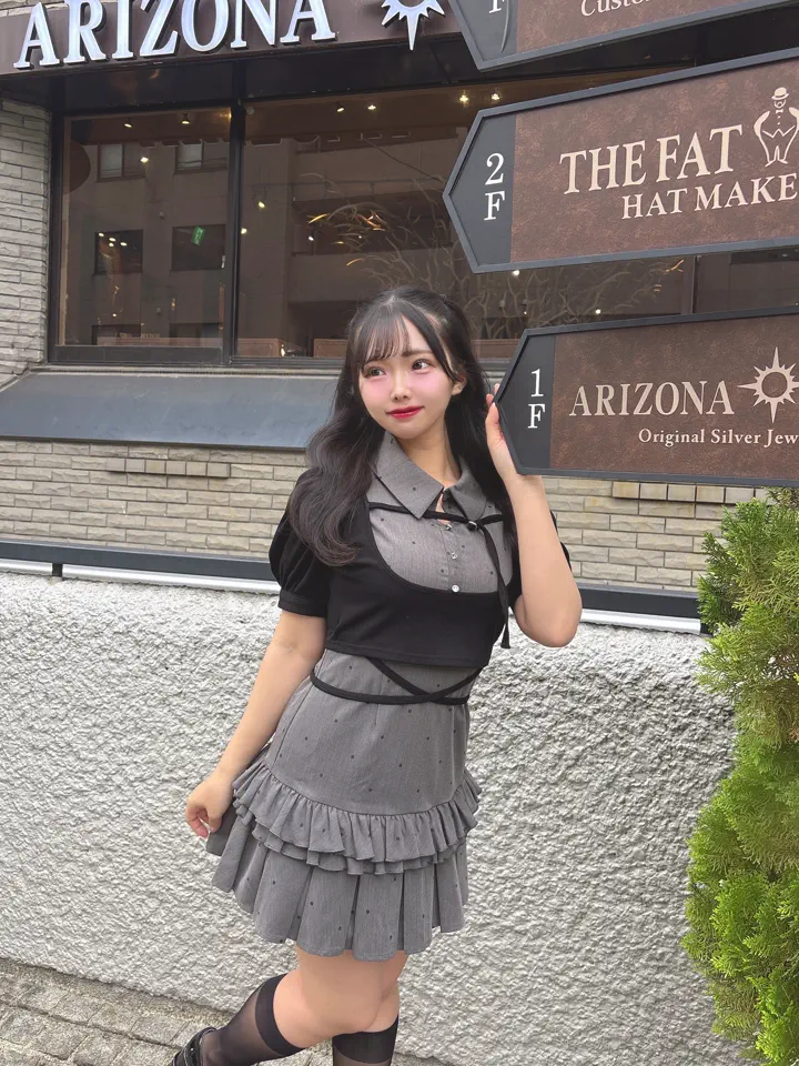 Cross Ribbon Hem Pleats Onepiece｜Rilly emulie （リリーエミュリ