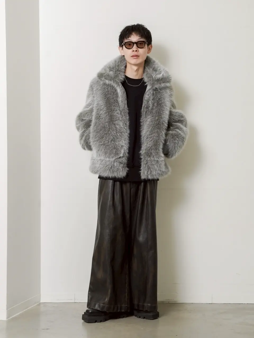 Y's フード付きグレージャケットとセーターのアンサンブル 11/8/2025のYOSHIDAの投稿