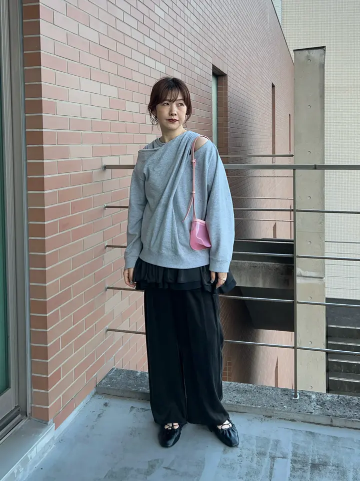 Twist Cut-Off Sweat Top