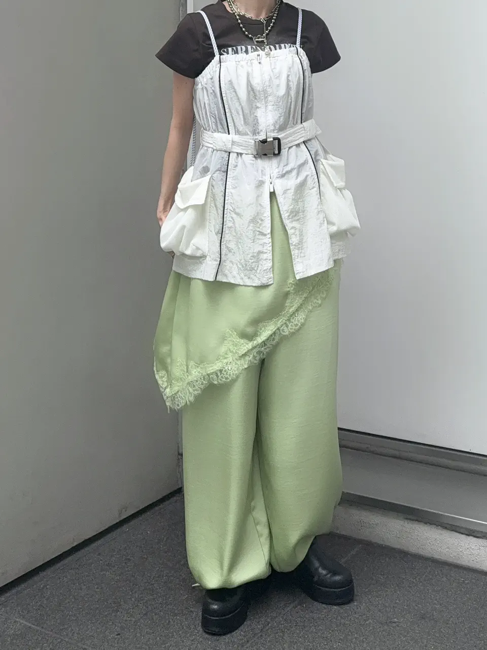 新品・未使用　AOKI 
レディーススーツ　上下セット　夏用 洗えるエアクールスーツ グレー JOURNAL WORKS スリム【AOKI公式通販】