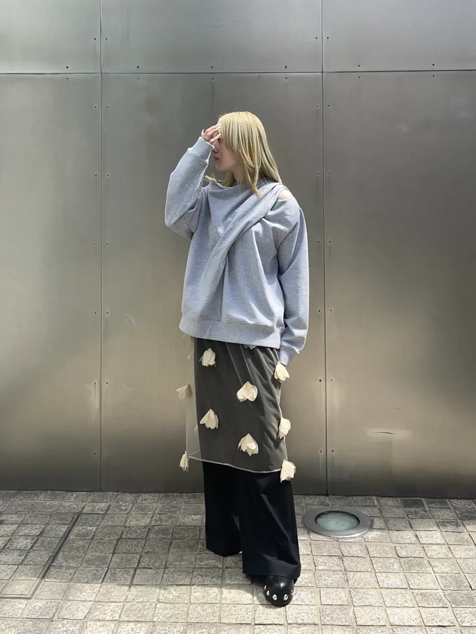 Twist Cut-Off Sweat Top
