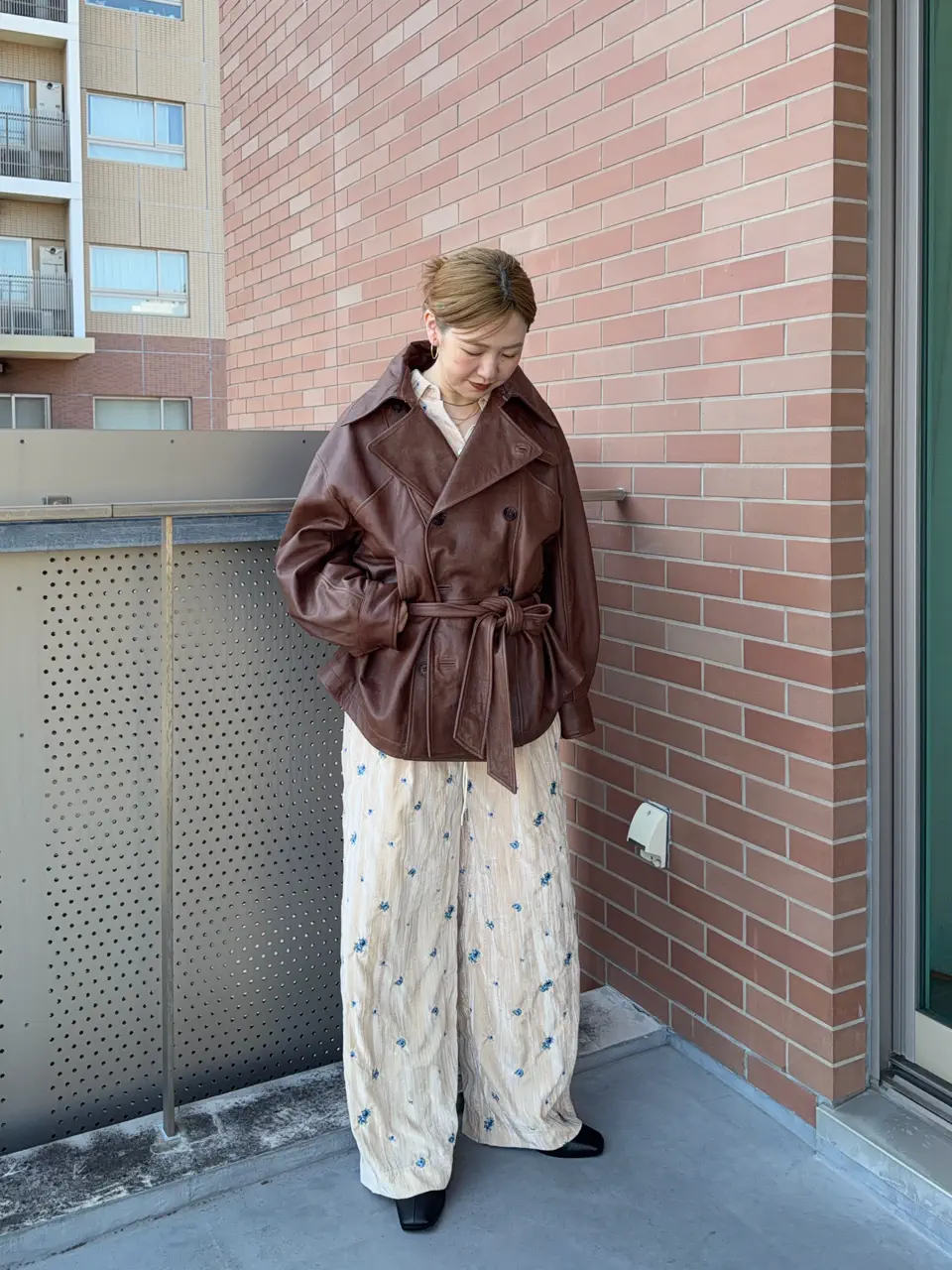 PRE-ORDER】Flower Embroidery Velour Overshirt