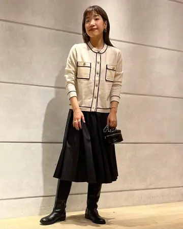 美品Dolce&Gabbanaオールシーズンokひざ丈プリーツスカート黒 美品Dolce&Gabbanaオールシーズンokひざ丈プリーツスカート黒 美